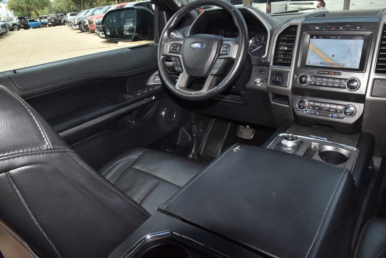 Used 2019 Ford Expedition XLT w/ Equipment Group 202A RWD image 16