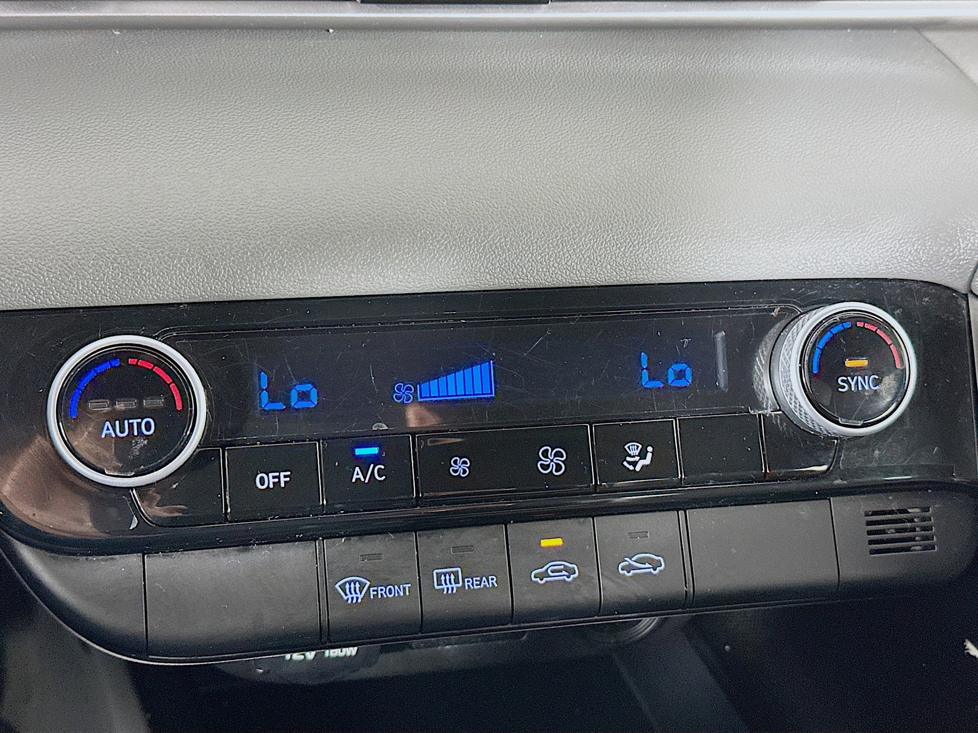 Used 2023 Hyundai Elantra SEL image 23