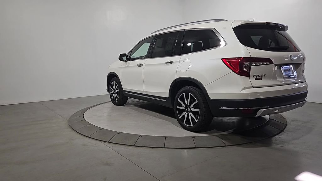 Used 2019 Honda Pilot Touring image 3
