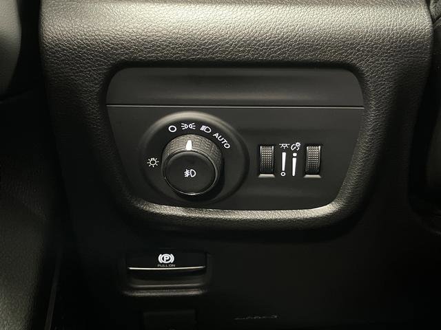 New 2025 Jeep Grand Cherokee Limited w/ Trailer Tow Package image 25