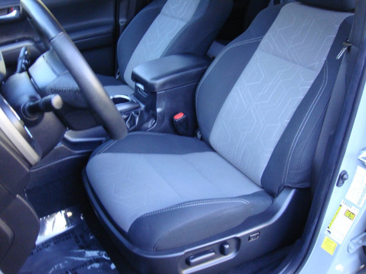 Used 2023 Toyota Tacoma TRD Off-Road image 11