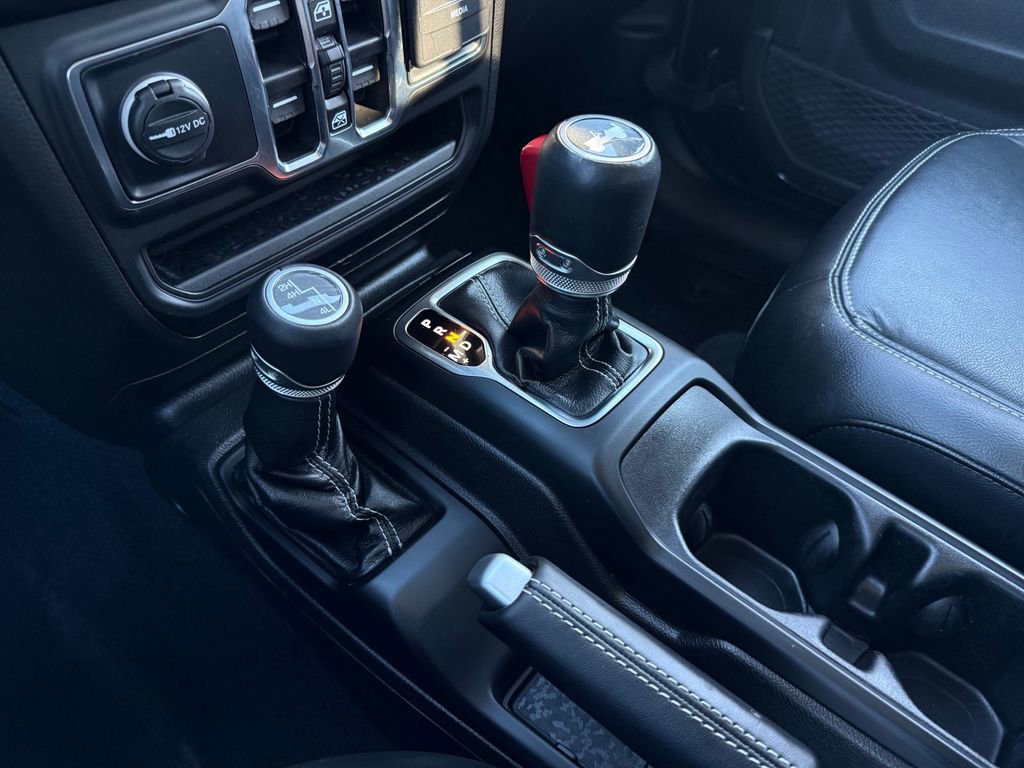 Used 2022 Jeep Wrangler Unlimited Sahara w/ Cold Weather Group image 28