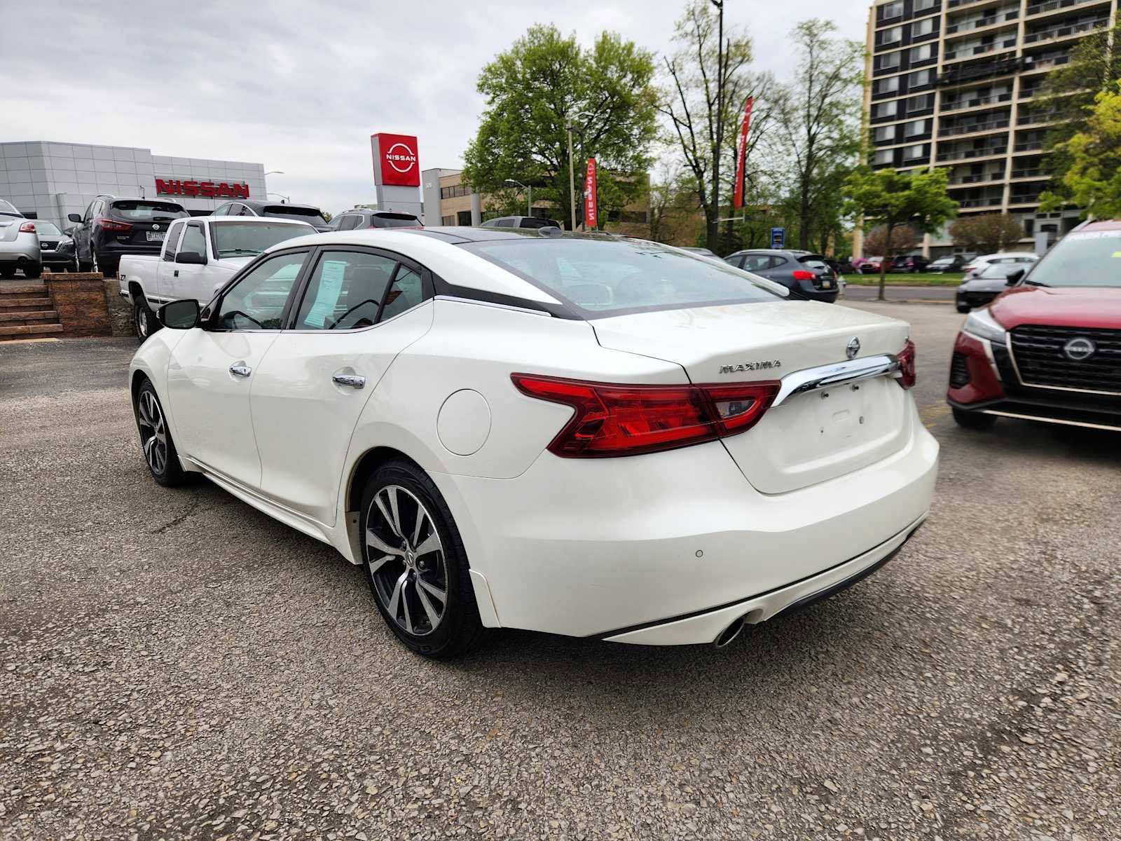 Used 2017 Nissan Maxima 3.5 SL FWD image 3
