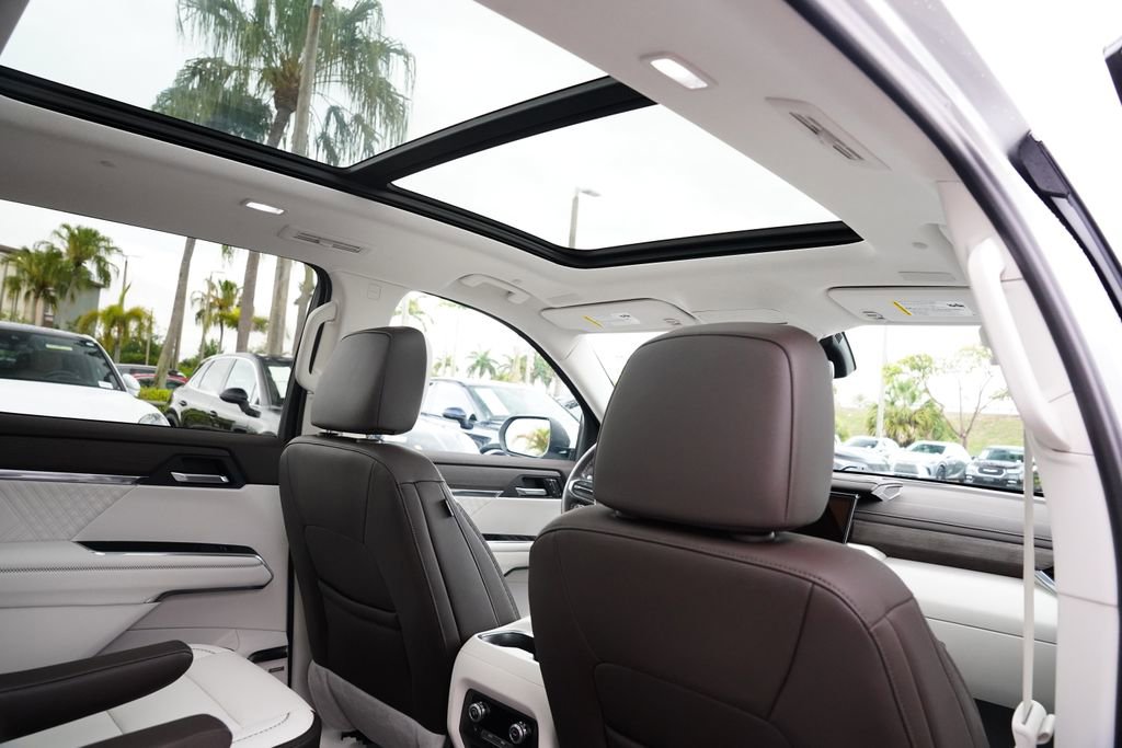 Used 2024 GMC Acadia Denali image 26