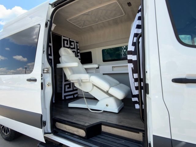 Used 2023 Mercedes-Benz Sprinter 2500 image 18