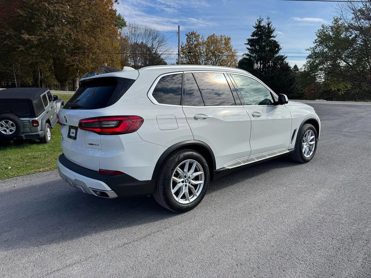 Used 2019 BMW X5 xDrive40i w/ Convenience Package image 3