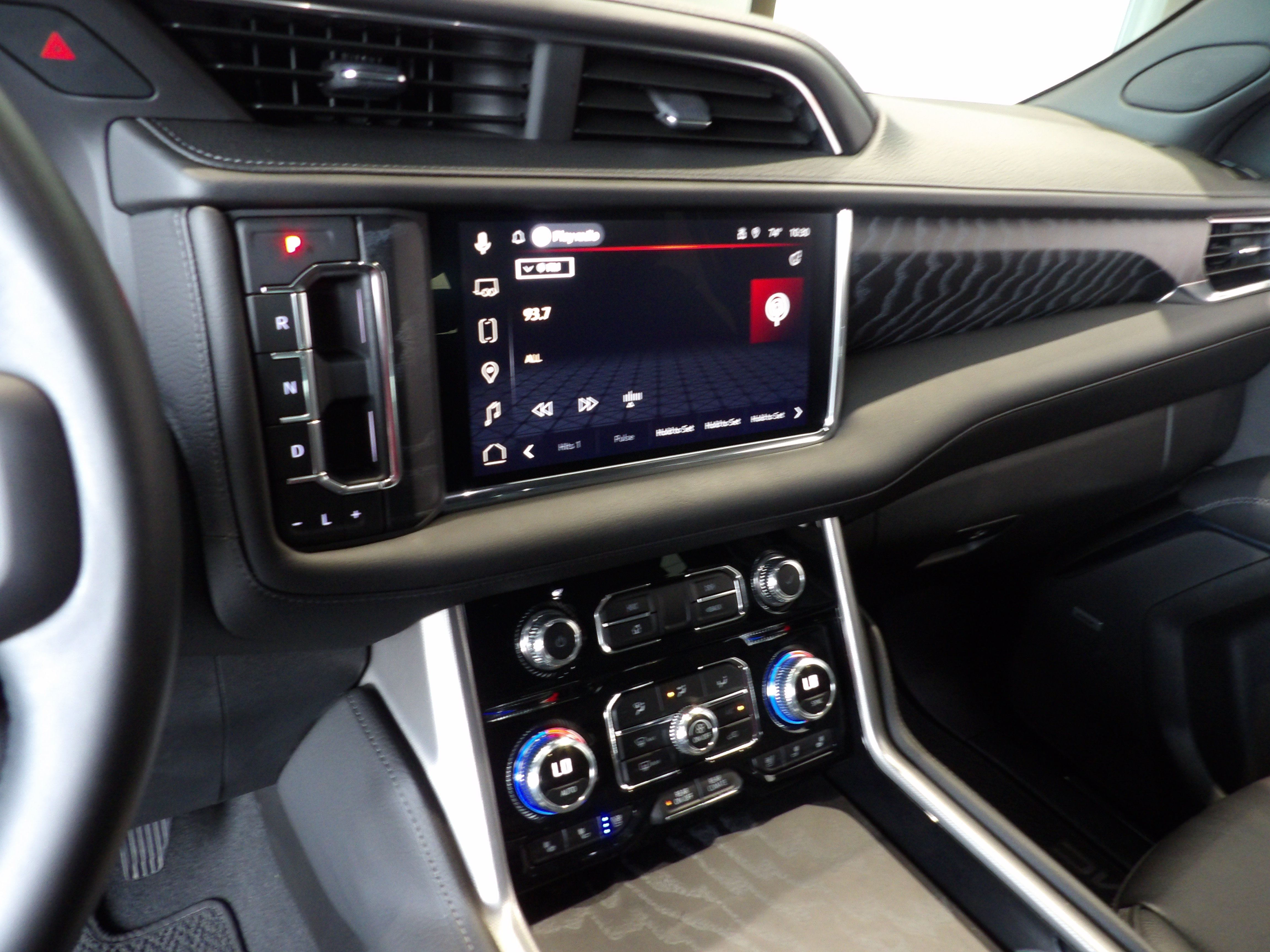 Used 2023 GMC Yukon XL Denali w/ Max Trailering Package AWD/4WD image 13