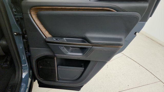 Used 2026 Rivian R1T Premium Tri AWD/4WD image 41