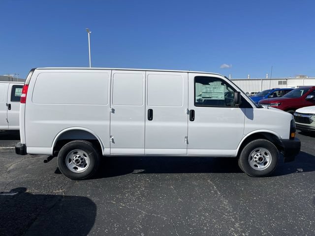 New 2025 GMC Savana 2500 w/ Driver Convenience Package RWD image 2