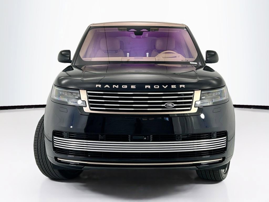 Used 2023 Land Rover Range Rover SV image 2