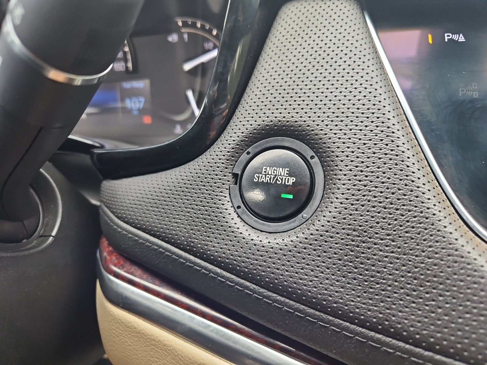 Used 2017 Cadillac XT5 Luxury w/ Driver Awareness Package FWD image 23