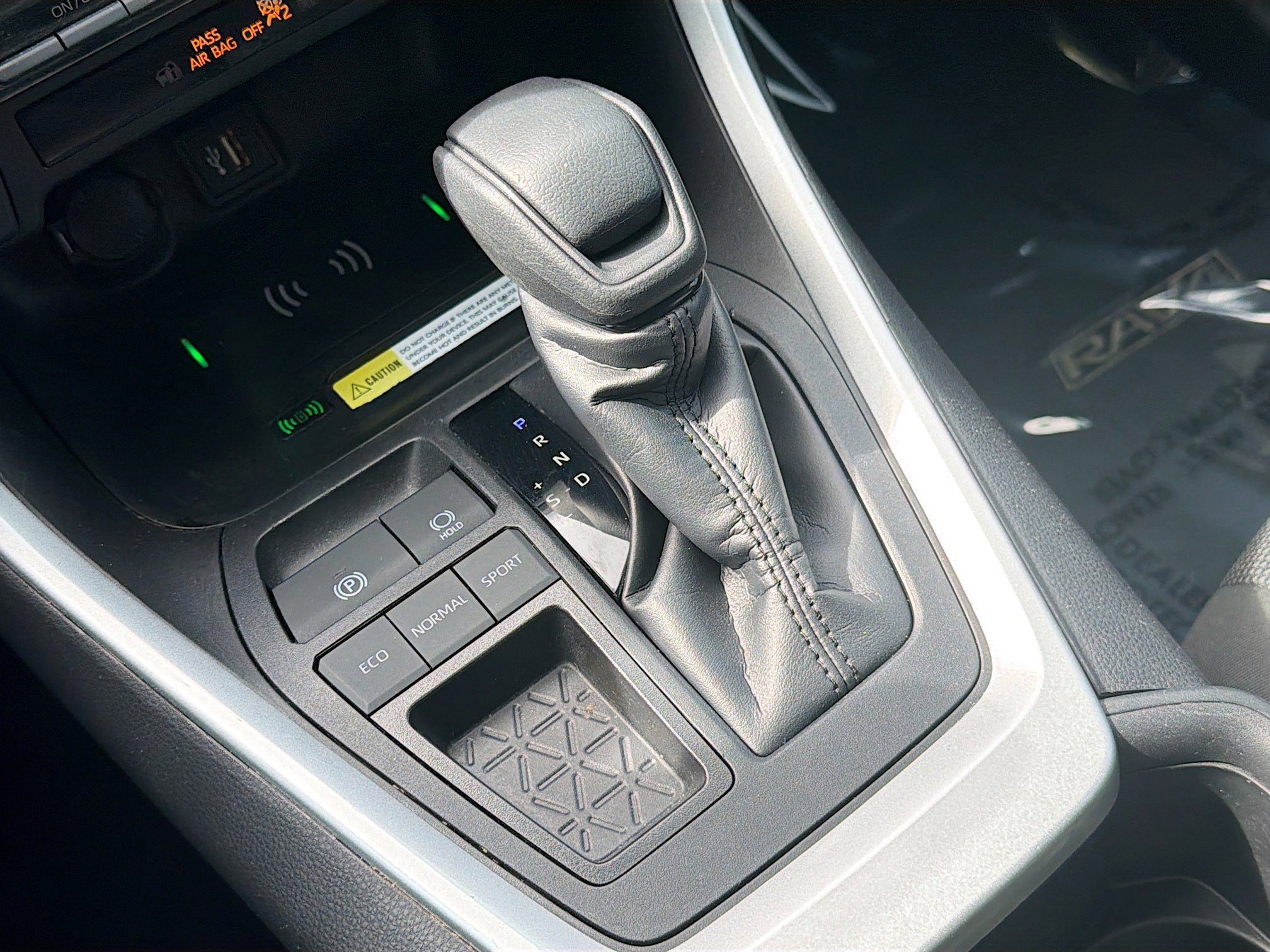 Used 2024 Toyota RAV4 LE image 26