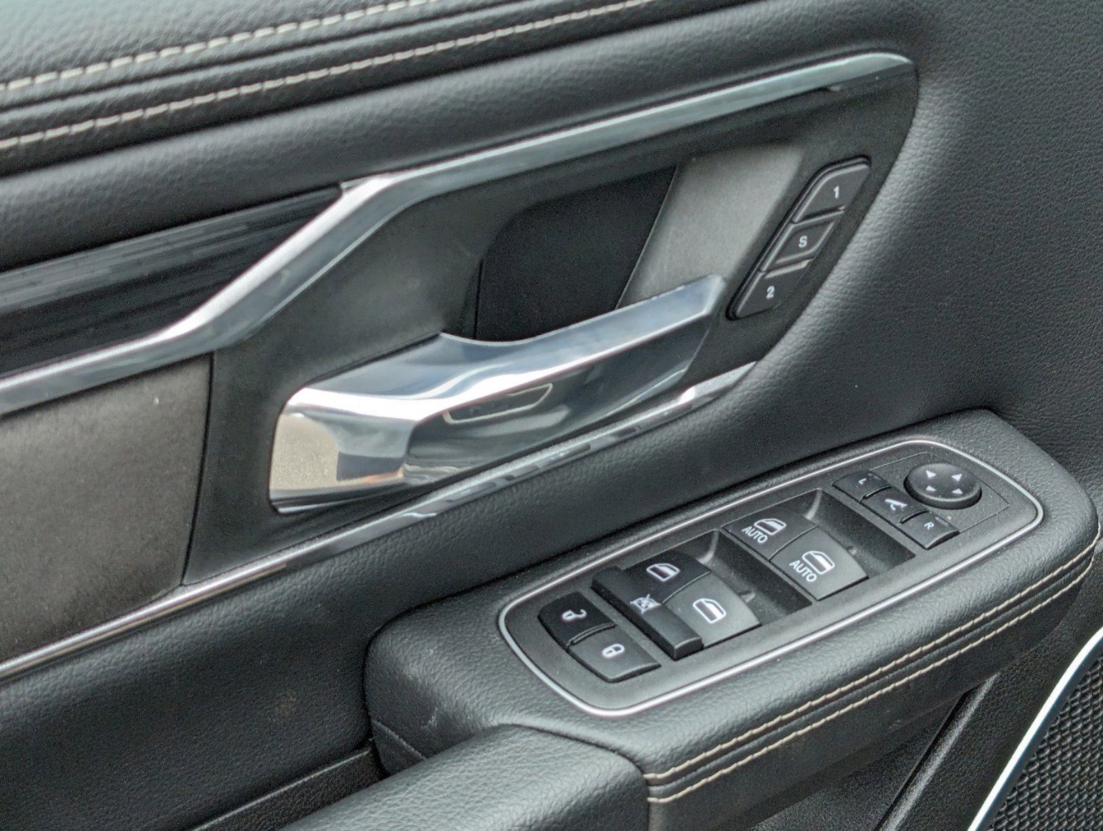 New 2023 RAM 1500 Laramie image 18