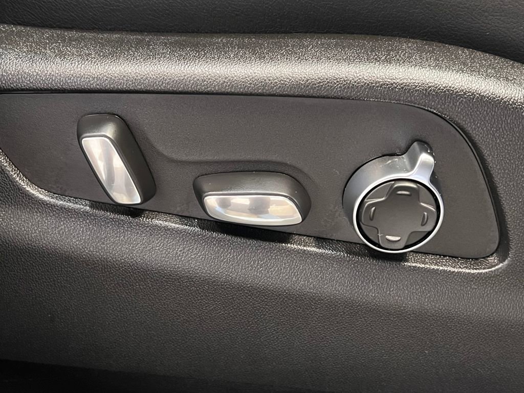 Used 2024 Cadillac XT4 Sport w/ Cold Weather Package image 38