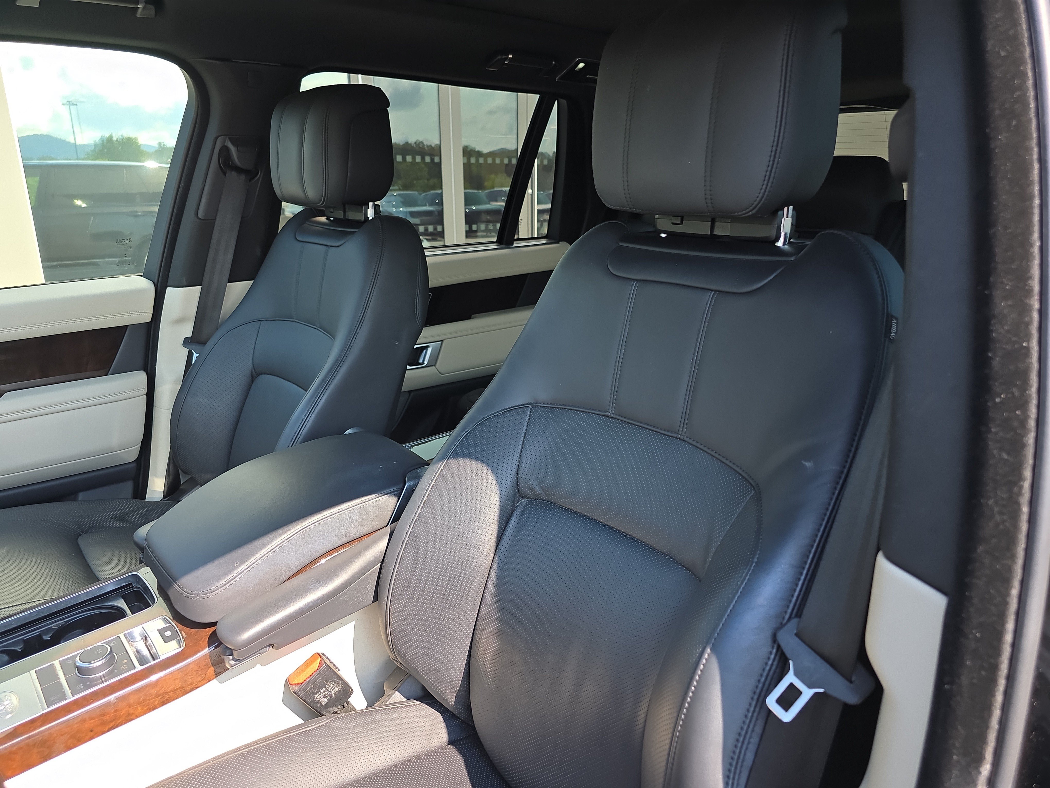 Used 2021 Land Rover Range Rover P525 Westminster Edition LWB AWD/4WD image 20