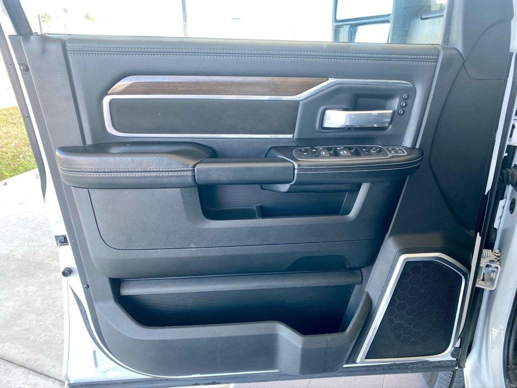Used 2024 RAM 3500 Laramie image 13