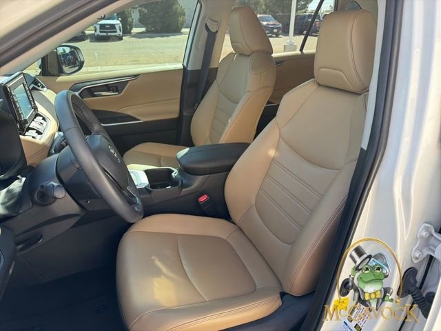 Used 2022 Toyota RAV4 XLE Premium AWD/4WD image 11
