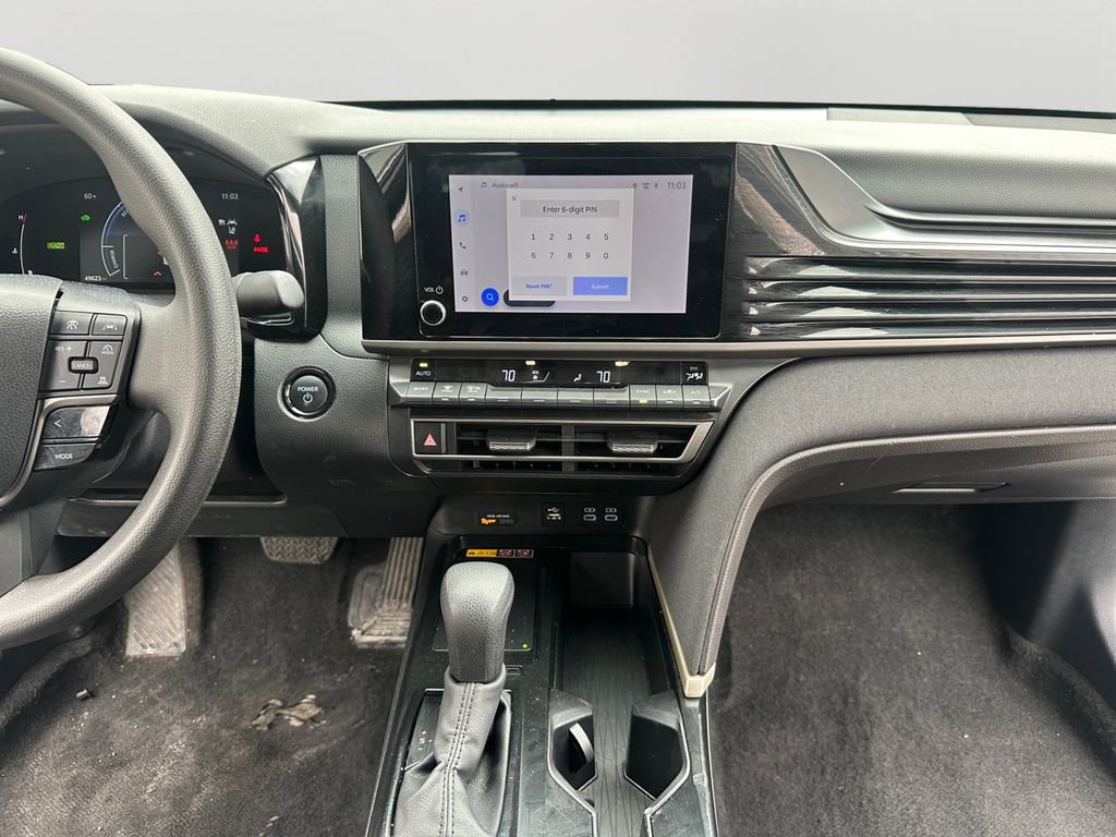 Used 2025 Toyota Camry LE image 14