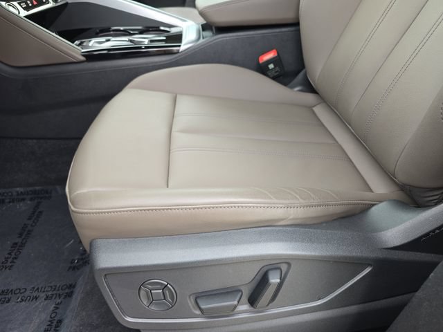 Used 2025 Audi Q5 Premium w/ Convenience Package AWD/4WD image 32
