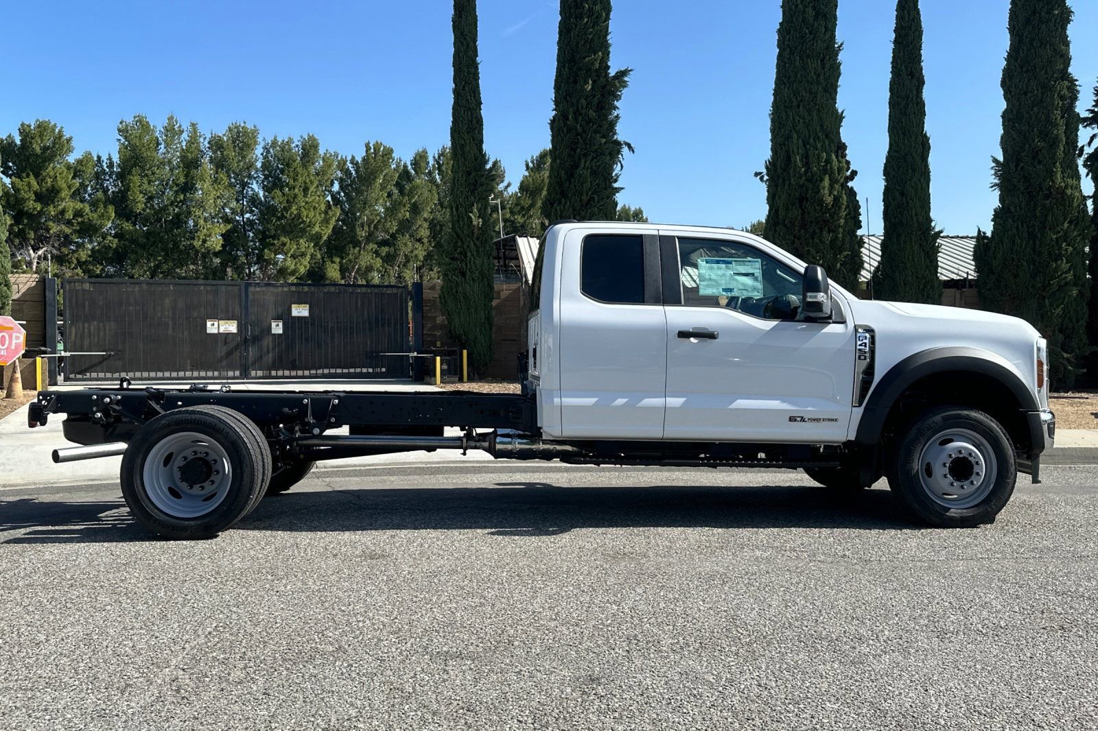 New 2026 Ford F450 2WD SuperCab Super Duty image 3