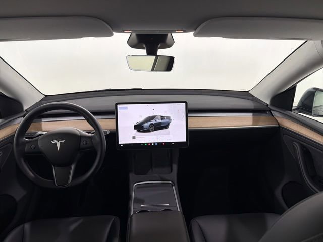 Used 2025 Tesla Model Y Long Range AWD/4WD image 25