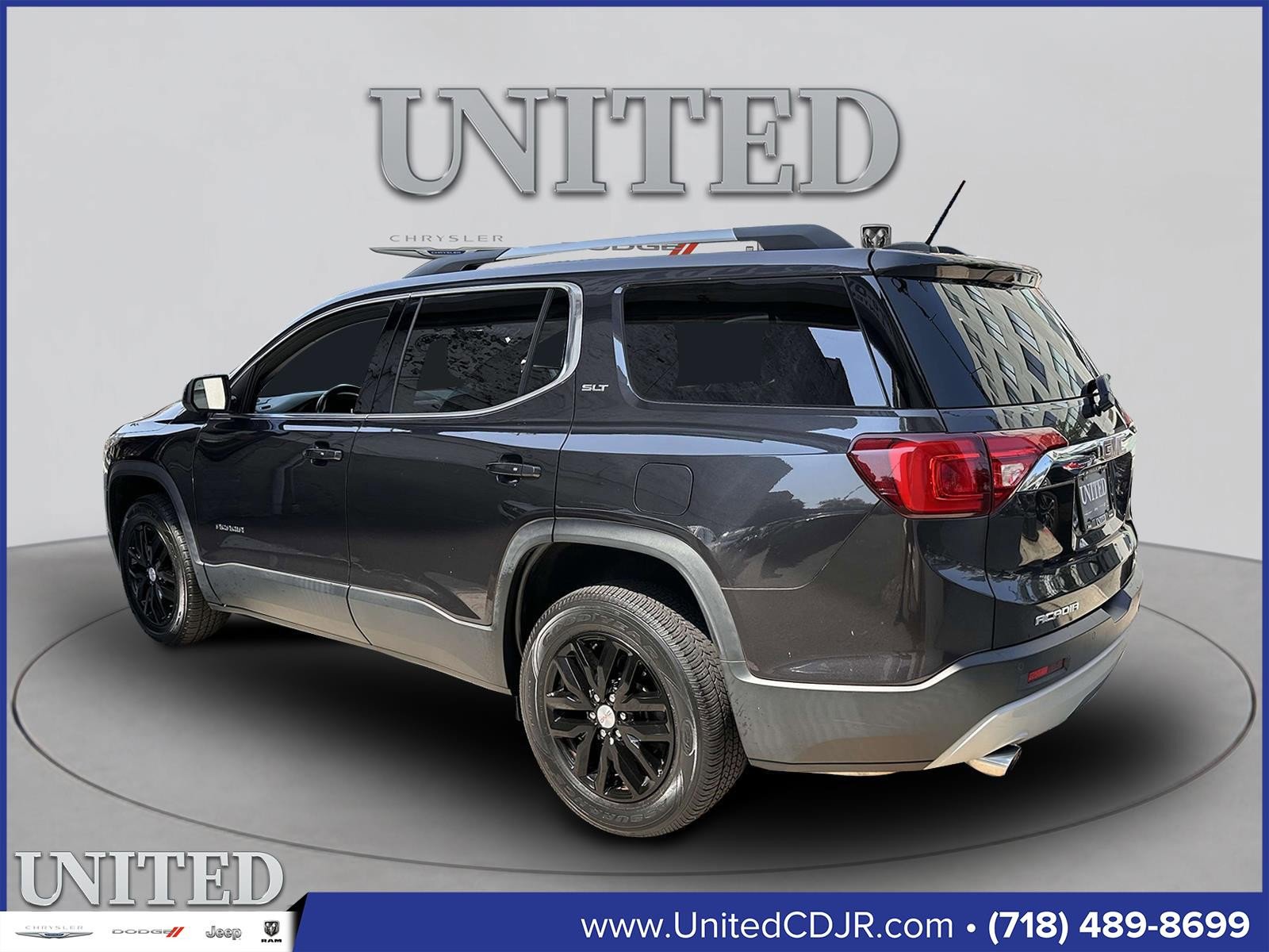 Used 2019 GMC Acadia SLT image 3