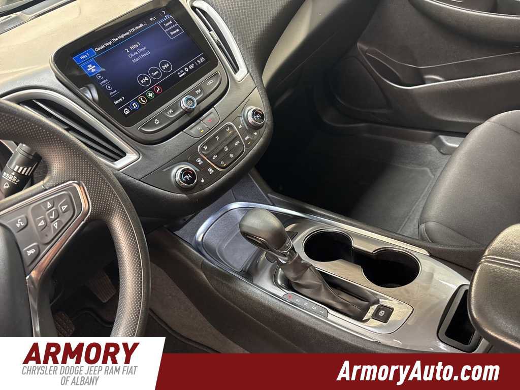 Used 2023 Chevrolet Malibu LT image 16