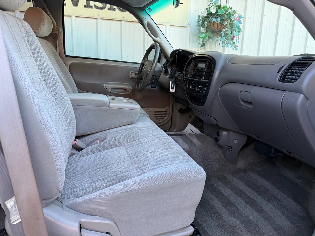Used 2001 Toyota Tundra SR5 w/ Convenience Pkg RWD image 11