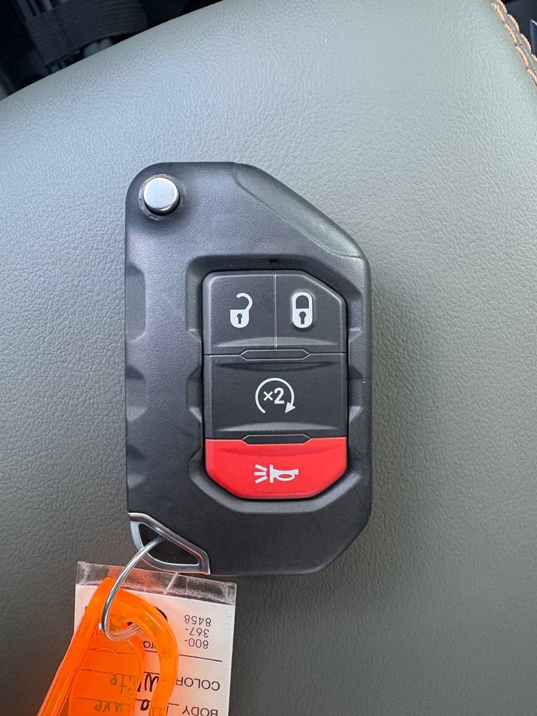 New 2026 Jeep Wrangler Unlimited Sahara w/ Whitecap Package AWD/4WD image 25