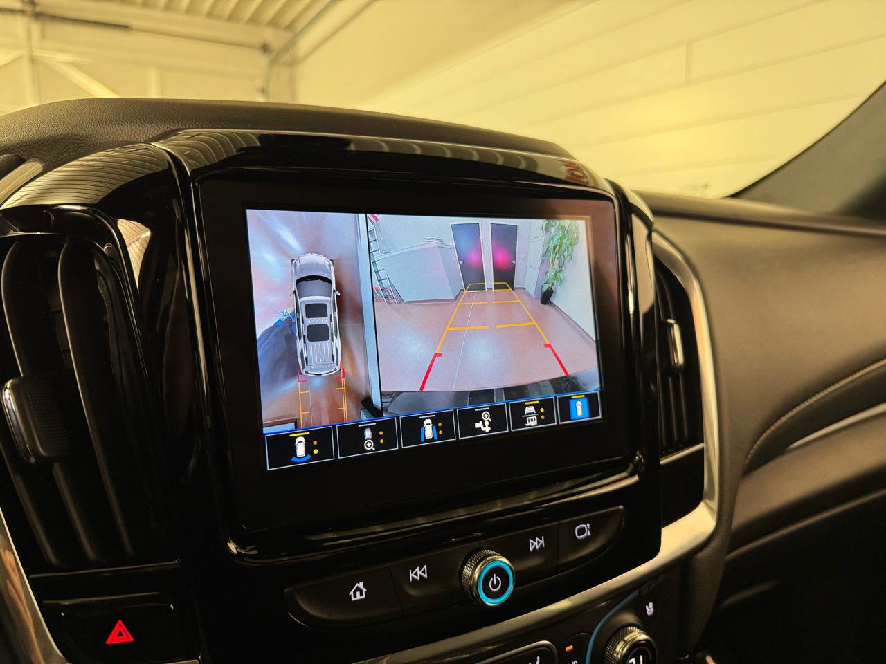 Used 2023 Chevrolet Traverse Premier w/ LPO, Floor Liner Package AWD/4WD image 27