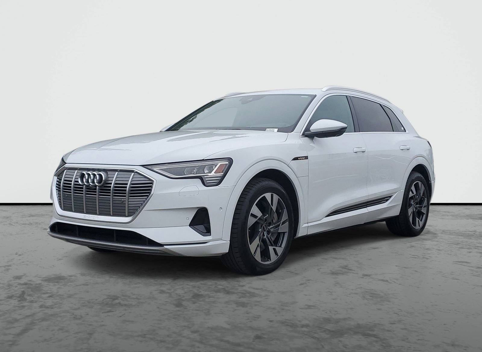Used 2023 Audi e-tron Premium Plus w/ Premium Plus Package AWD/4WD image 2