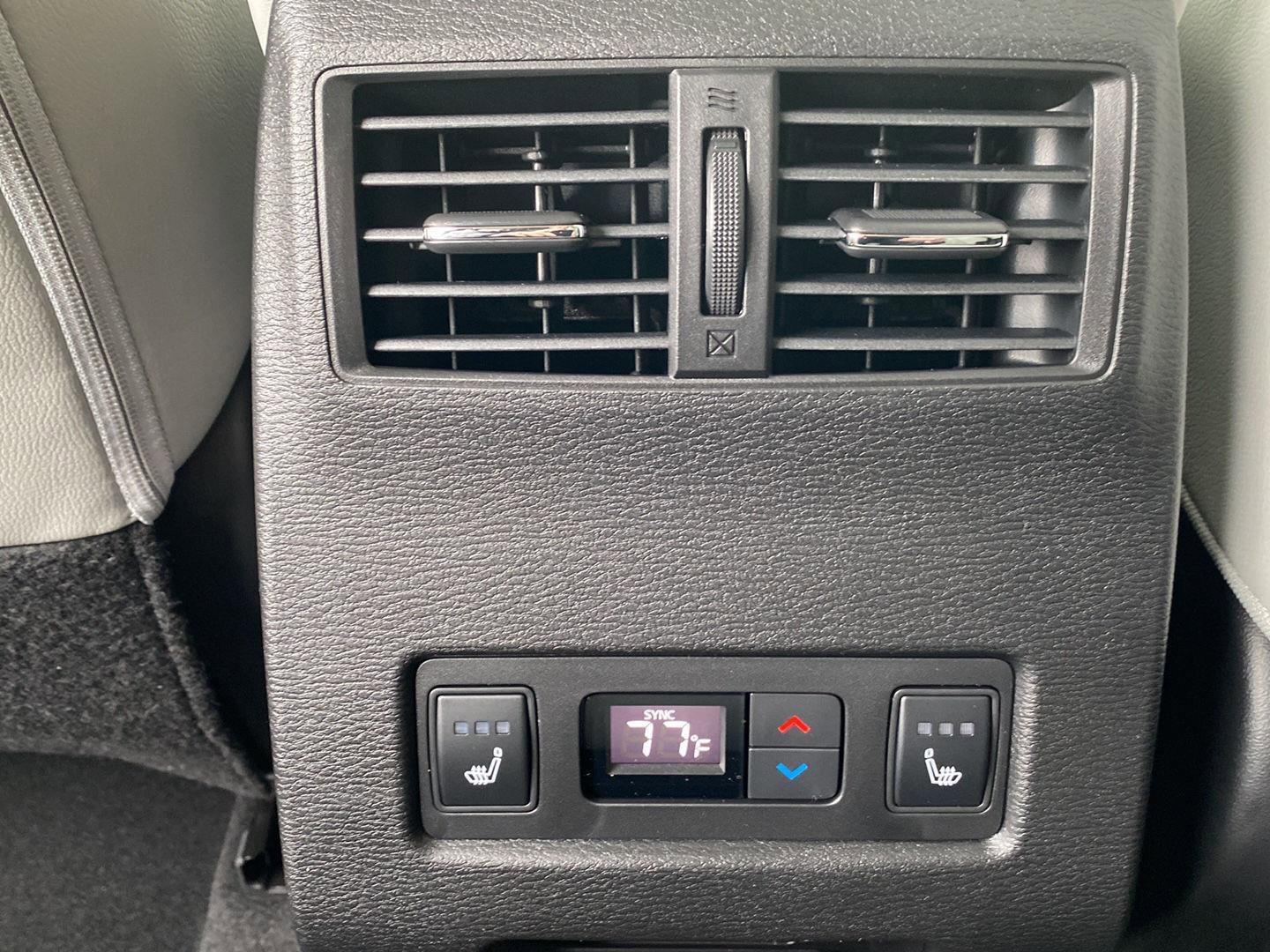 New 2026 Mitsubishi Outlander SEL image 20