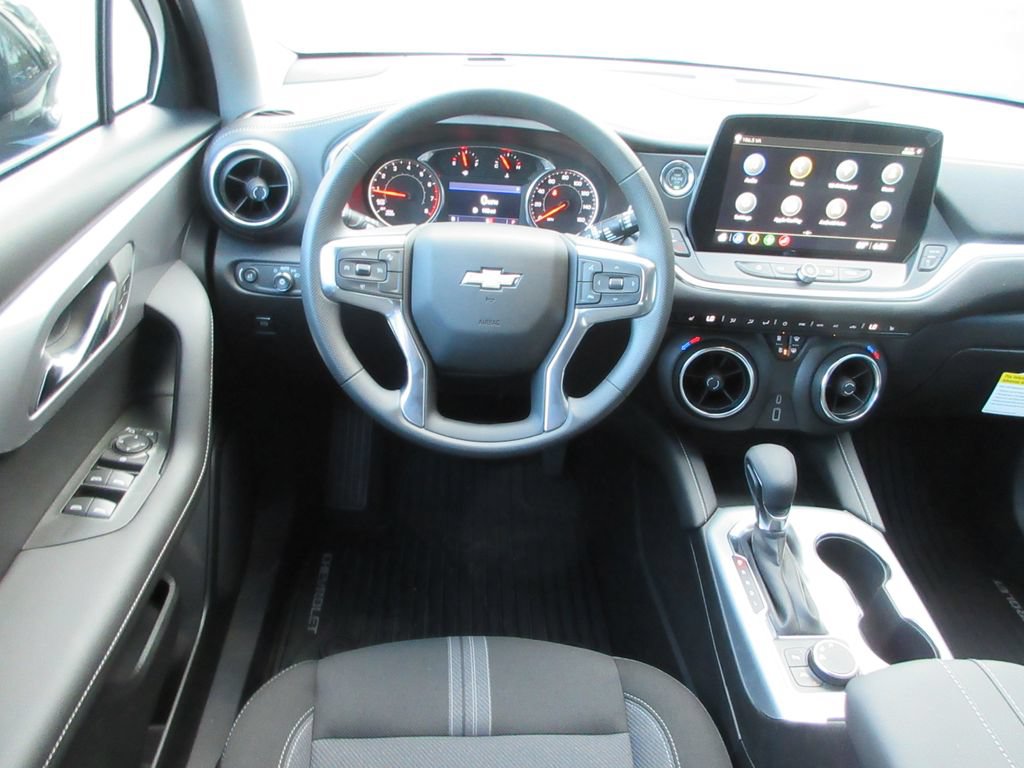 New 2026 Chevrolet Blazer LT w/ LPO, Black Grille Bar Package FWD image 13