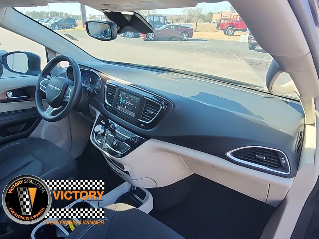 Certified 2023 Chrysler Voyager LX image 31