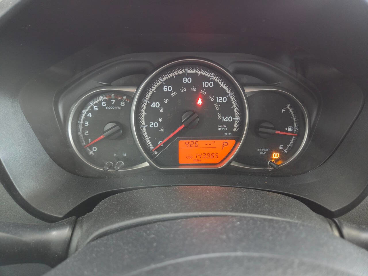 Used 2017 Toyota Yaris L FWD image 34