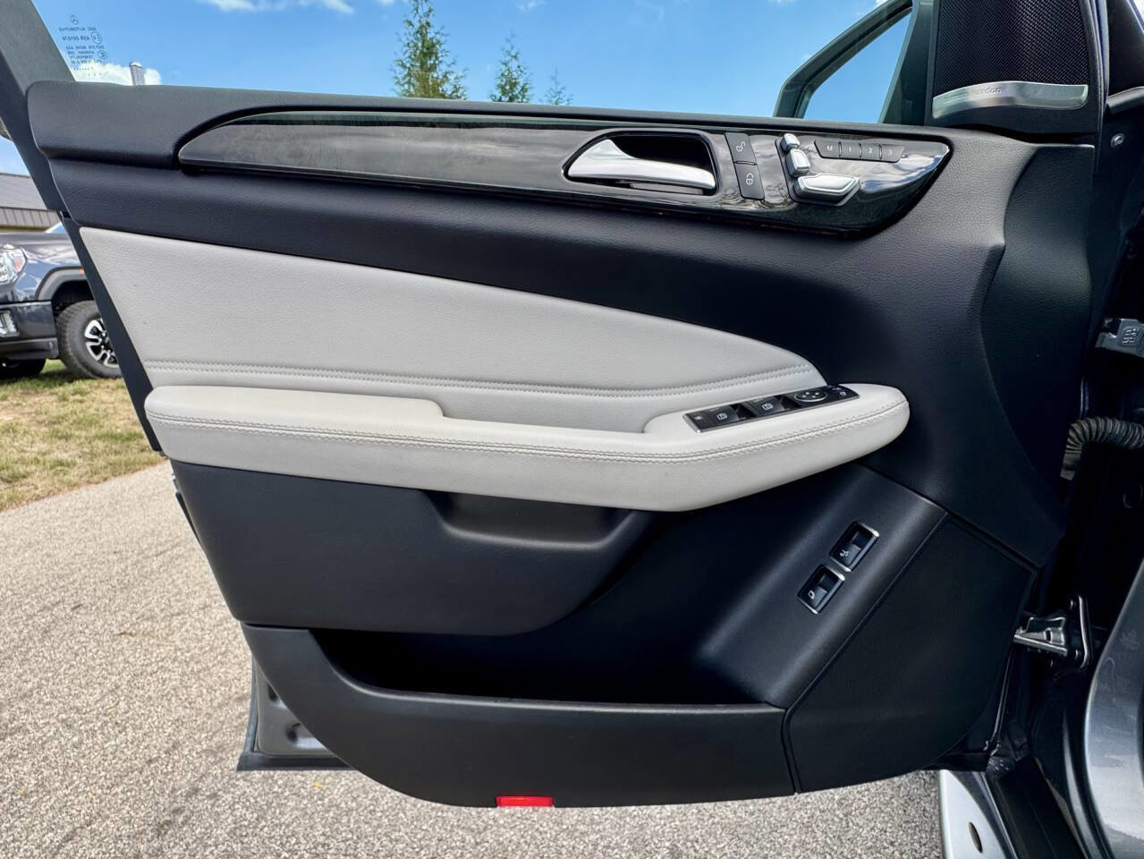 Used 2018 Mercedes-Benz GLS 450 4MATIC image 26