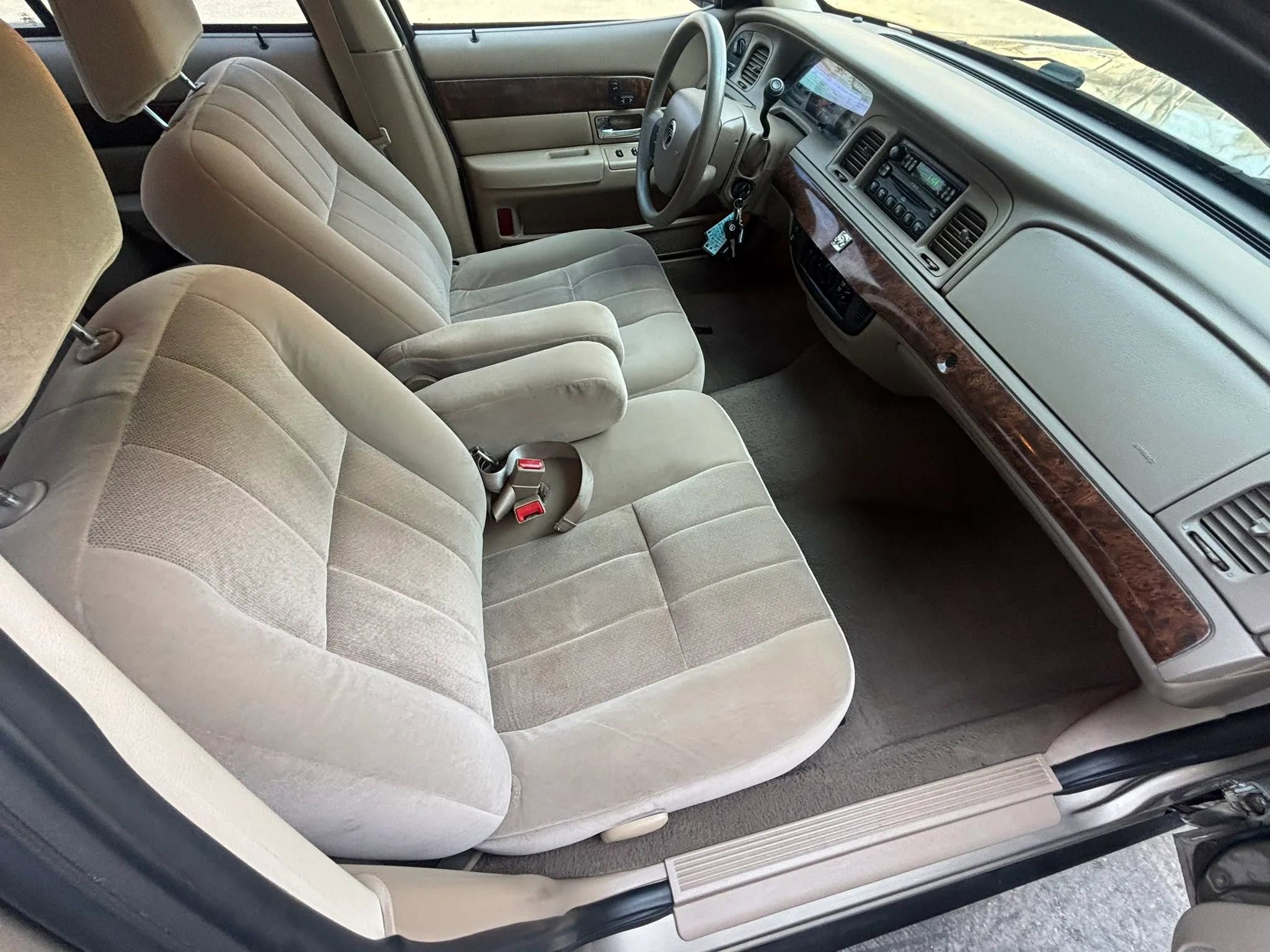 Used 2005 Mercury Grand Marquis GS image 19