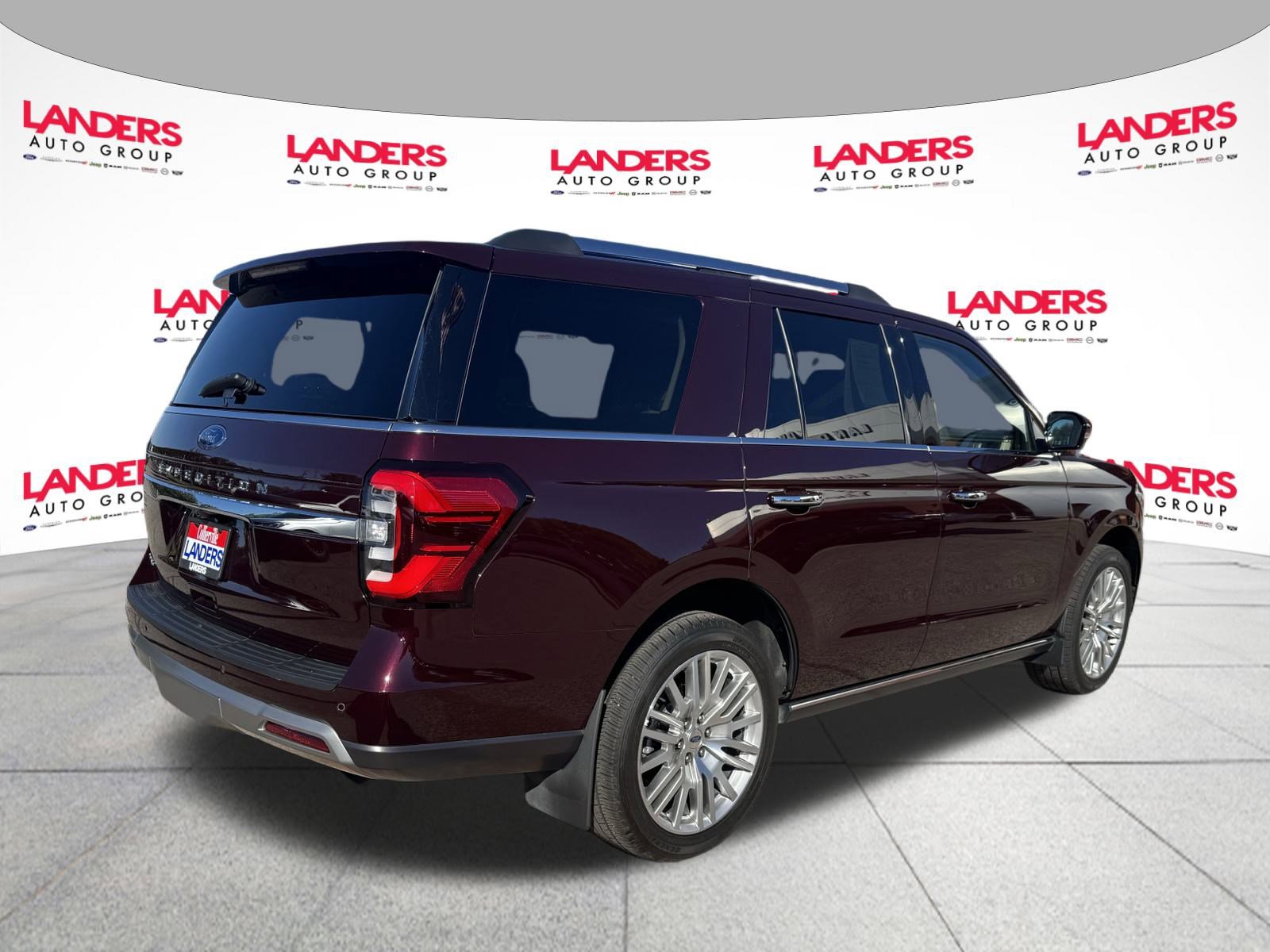 Used 2024 Ford Expedition Limited image 3