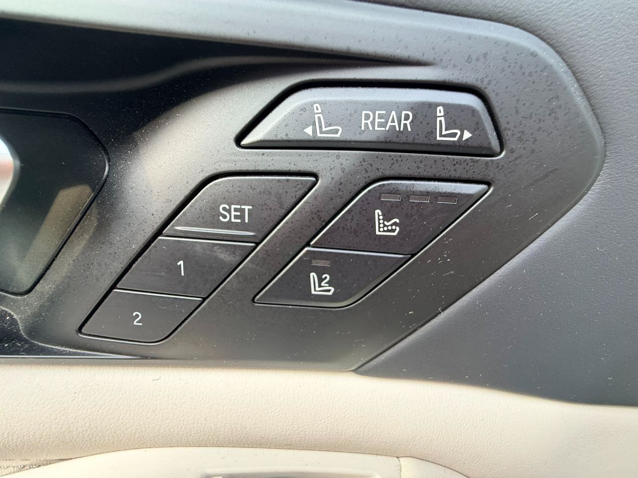 Used 2022 BMW ALPINA XB7 AWD/4WD image 19