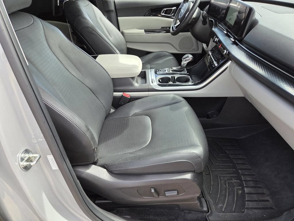 Used 2024 Kia Carnival SX Prestige FWD image 31