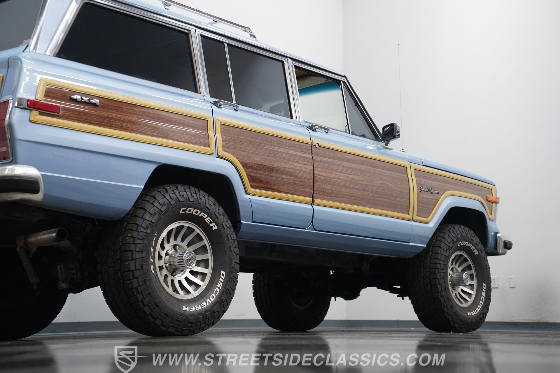 Used 1989 Jeep Grand Wagoneer AWD/4WD image 26
