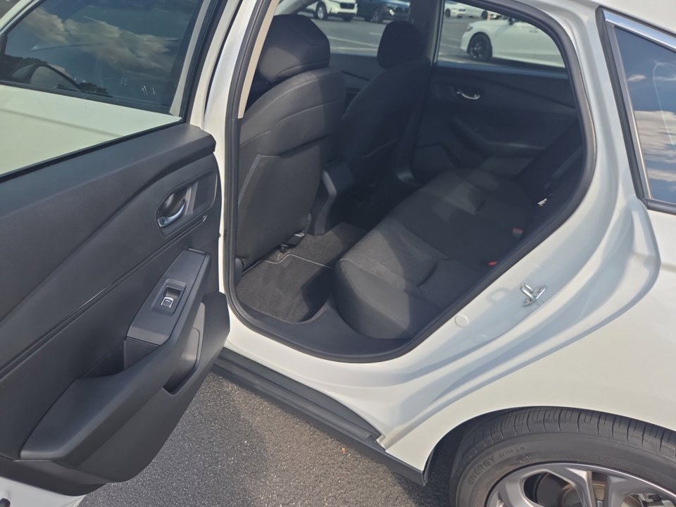 Used 2023 Honda Accord EX image 30