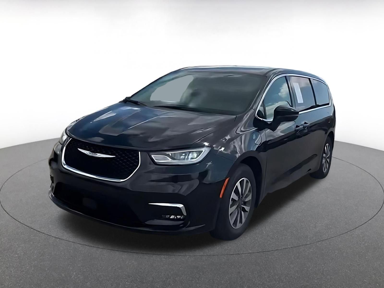 Used 2023 Chrysler Pacifica Touring-L FWD image 7