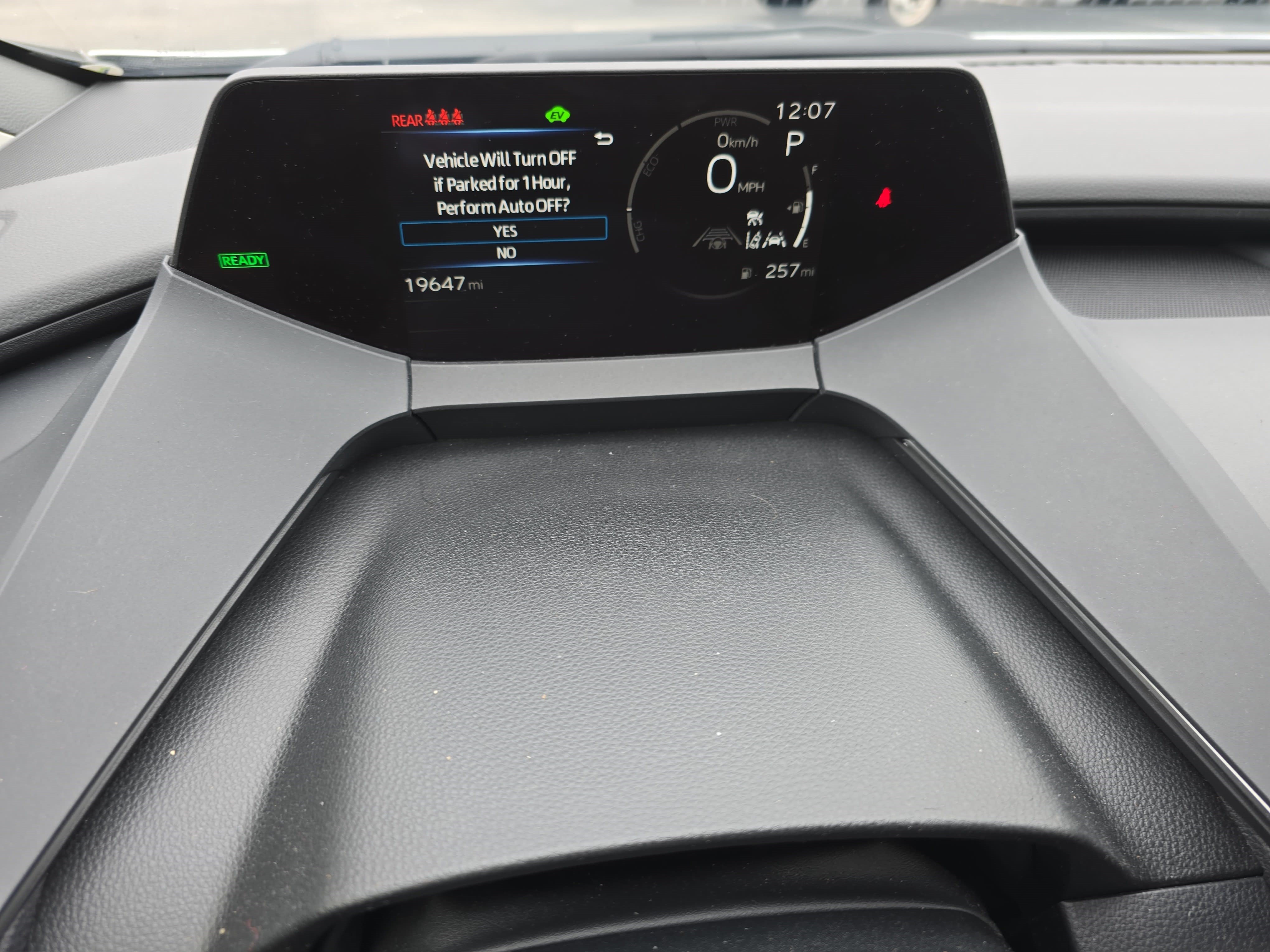 Used 2025 Toyota Prius XLE FWD image 18