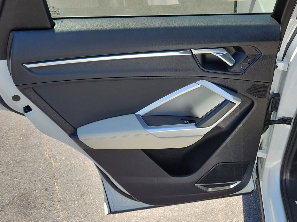 Used 2019 Audi Q3 2.0T Premium Plus w/ Premium Plus Package AWD/4WD image 10