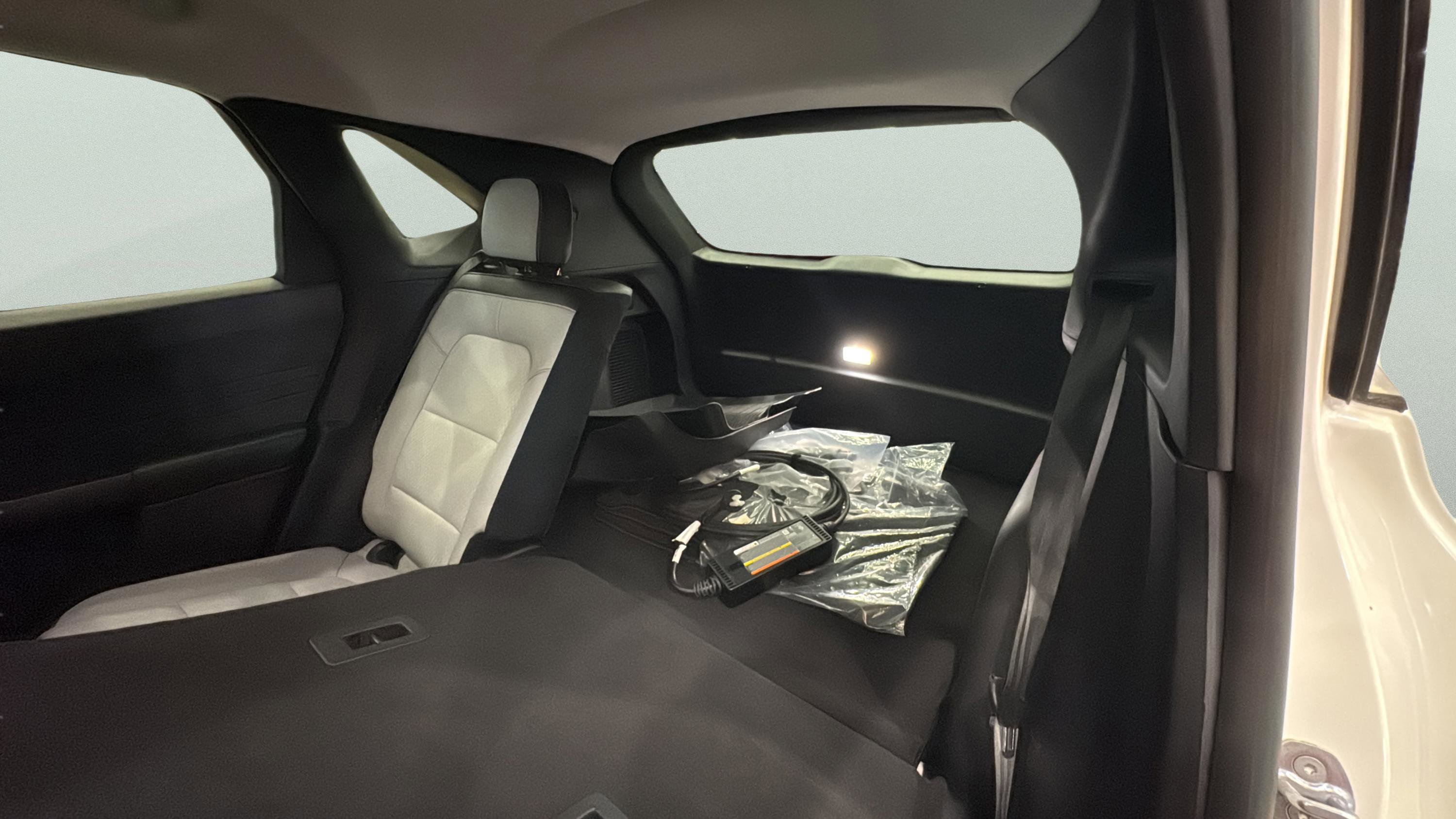 Used 2024 Ford Escape SE image 17