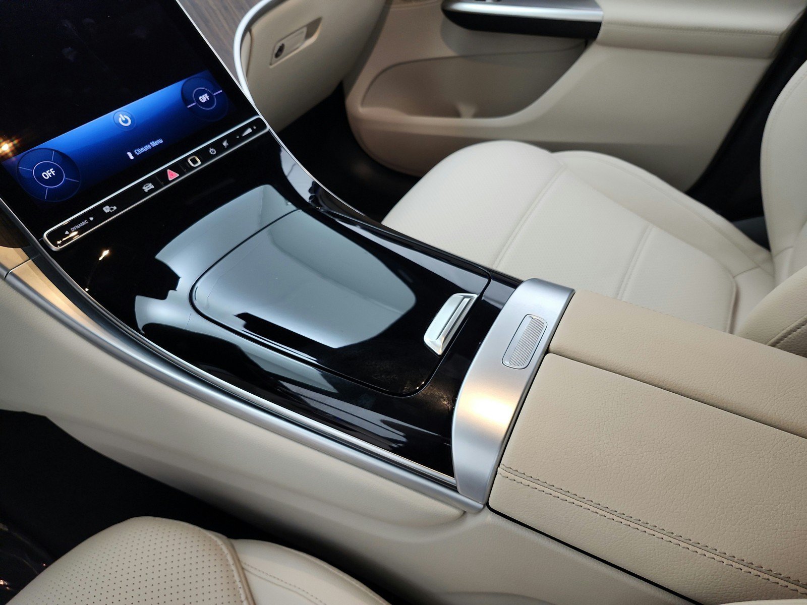 Used 2026 Mercedes-Benz GLC 300 image 11