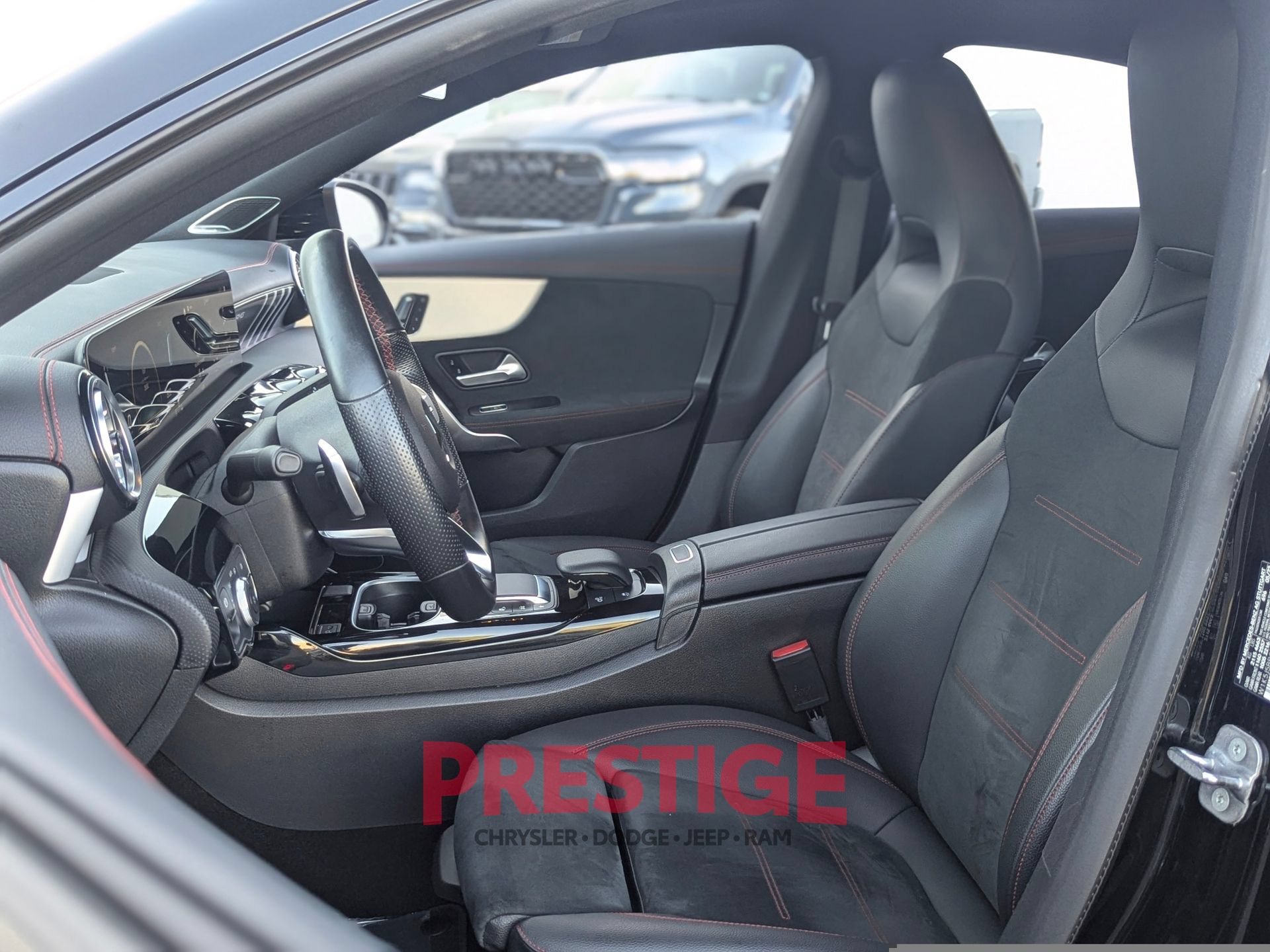 Used 2023 Mercedes-Benz CLA 35 AMG 4MATIC image 25