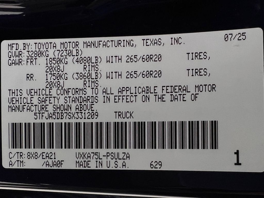 Used 2025 Toyota Tundra Limited AWD/4WD image 24