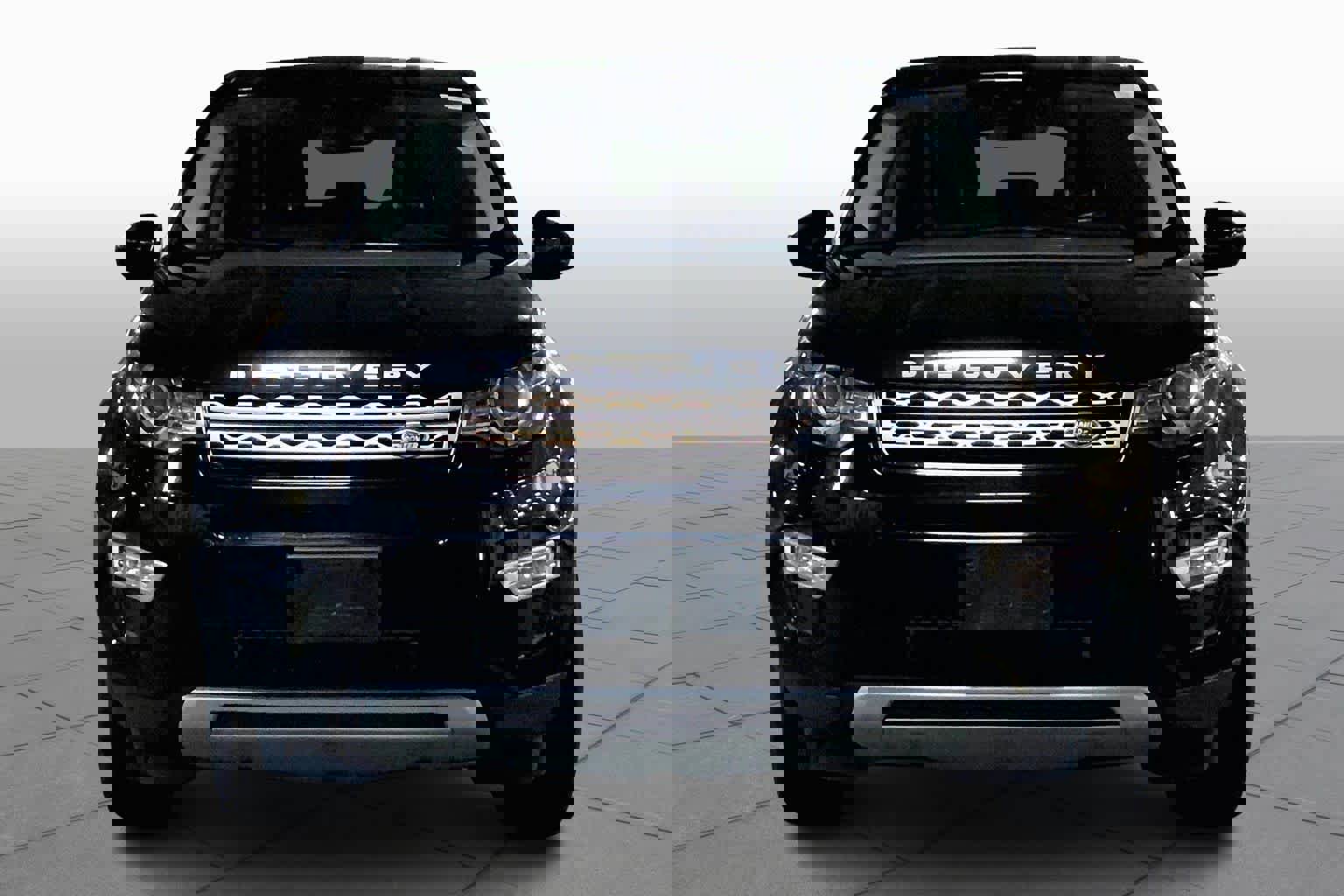 Used 2017 Land Rover Discovery Sport HSE Luxury image 3